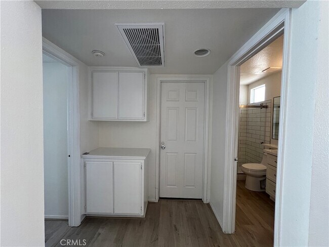Building Photo - 9251 Middlefield Dr