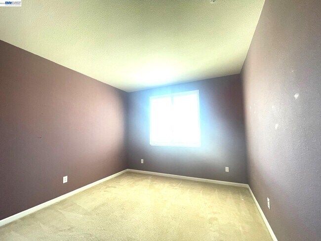 Building Photo - 1669 Marina Way