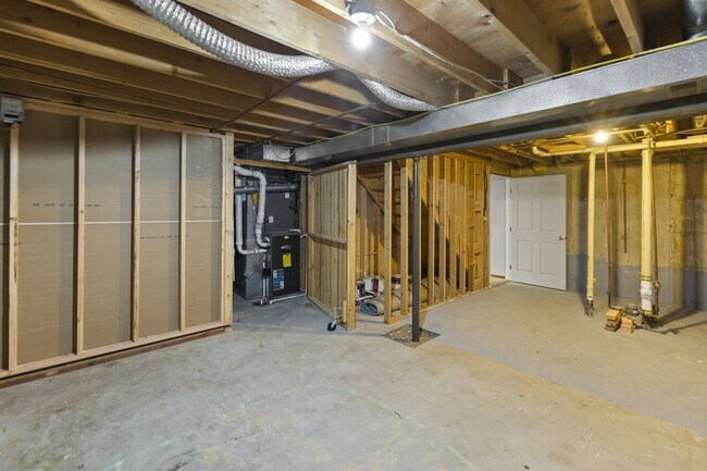 Building Photo - 5647 Old Farm Cir E
