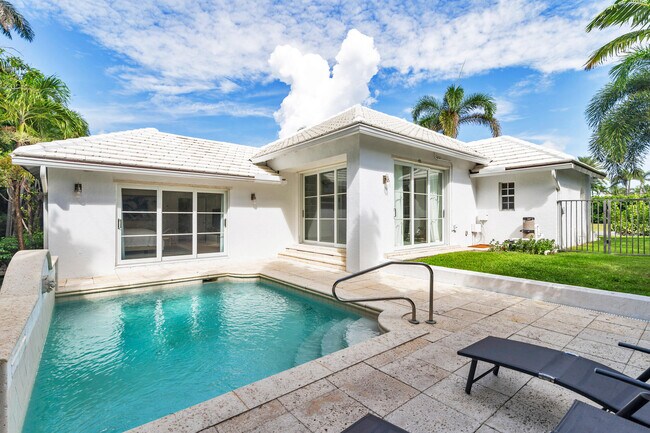 Building Photo - 216 Bahama Ln