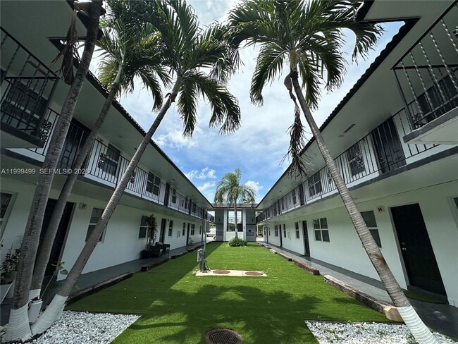 Building Photo - 2500 Johnson St