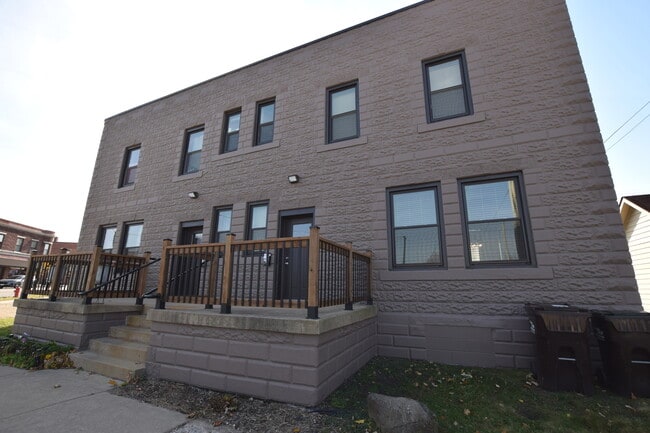 Building Photo - 97 Gates St