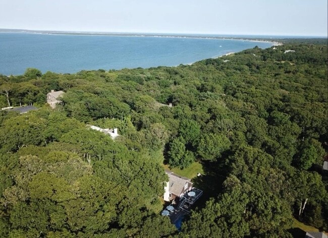 Building Photo - 12 Lantern Ln