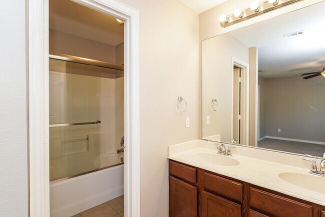 Building Photo - 1237 Camden Yard Dr