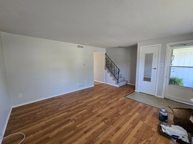 Building Photo - 501 W Farragut St