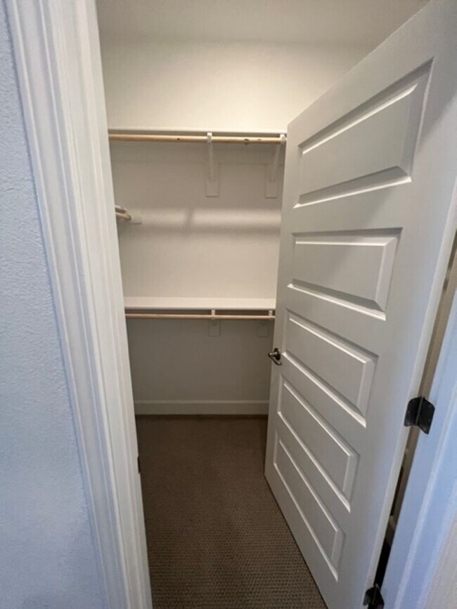 Building Photo - Newer Solar Home Walking Distance to Campus Oaks Shopping Center