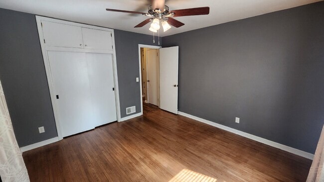 Building Photo - 3 Bedroom, 2 Bathroom House - Available May 1st with early move-in possible!