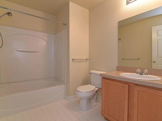 Building Photo - 2076 Cloverly Ln