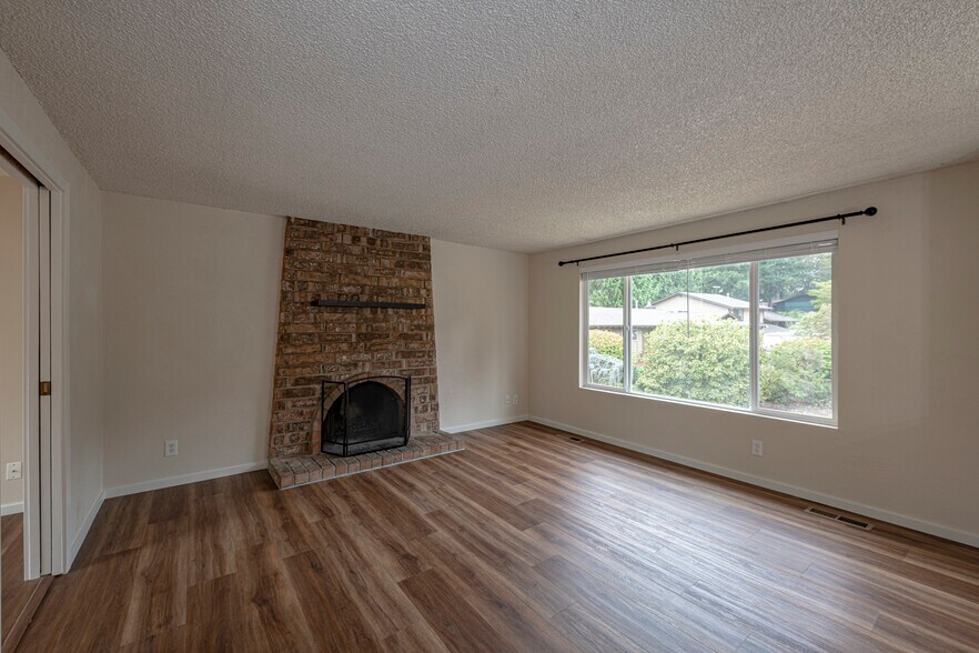 Living Room - 10717 NE 145th Pl
