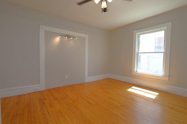 Building Photo - 781 Beech St