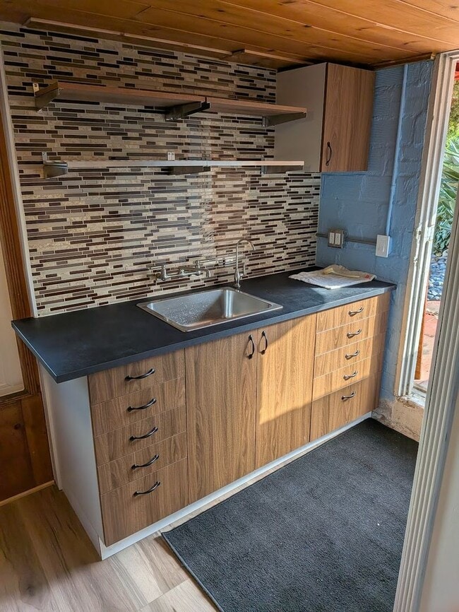 Building Photo - La Mesa