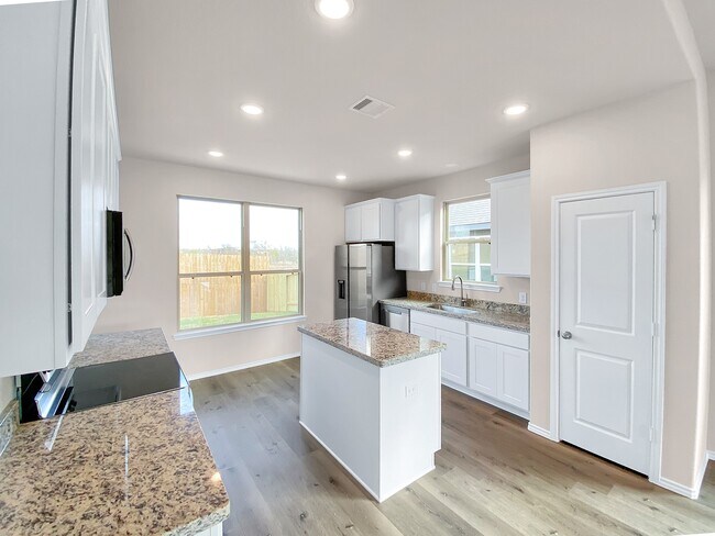Building Photo - 13071 Clearview Dr