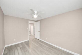 Building Photo - 17111 River Rd