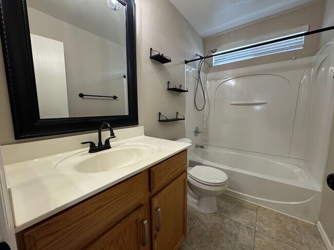 Building Photo - 3 BEDROOM 2.5 BATH HOME IN TRAMONTO COMMUNITY
