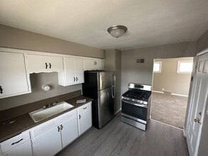 Building Photo - 5641 N 61st St