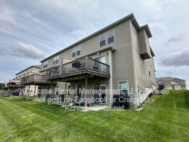 Building Photo - 10540 Kane Dr