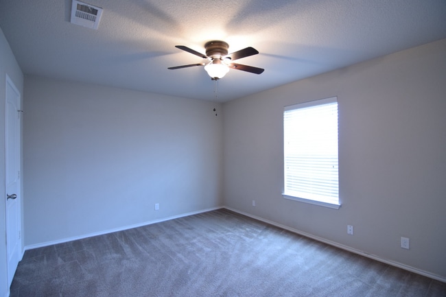 Building Photo - 3804 Ida Dr