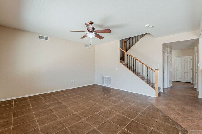 Building Photo - Pet-Friendly 4 Bedroom Rental in Tucson wi...