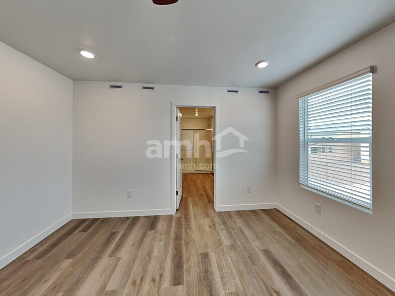 Building Photo - 7429 S Paseo Monte de Oro