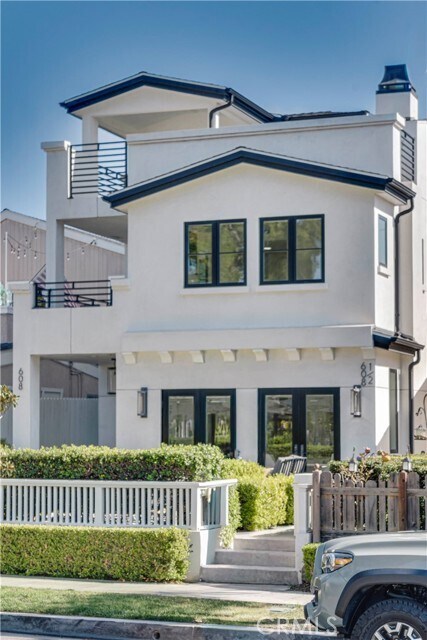 Building Photo - 608 Heliotrope Ave
