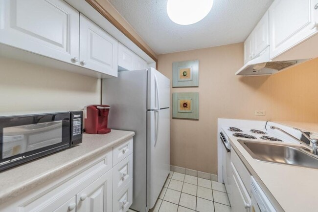 Building Photo - 36750 US Hwy 19 N