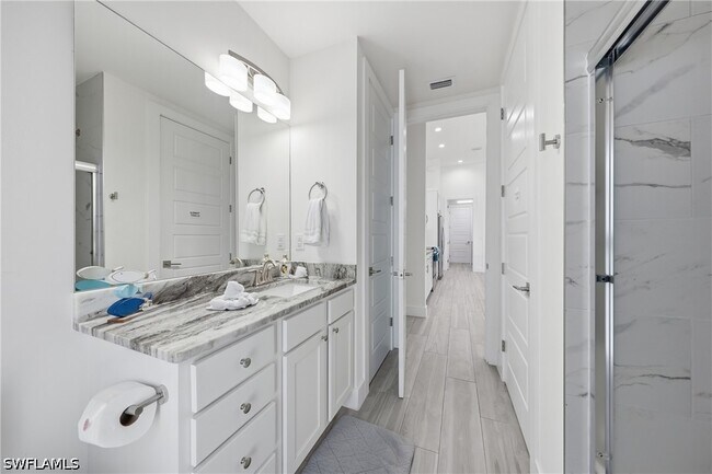 Building Photo - 1214 SW 29th Terrace