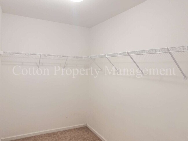 Building Photo - 110 Roughleaf Trail