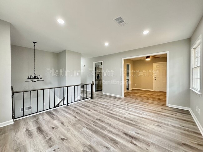 Building Photo - 908 Pinecrest Cove