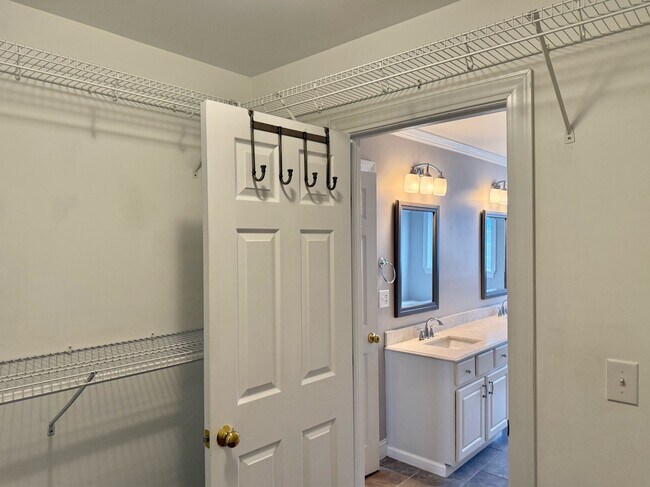 Building Photo - 3721 Stillwood Dr