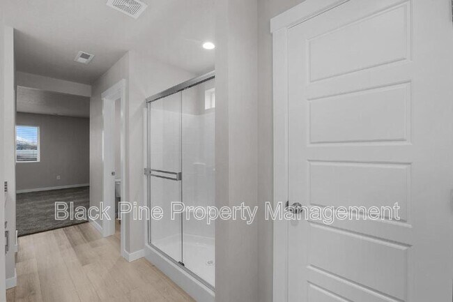 Building Photo - 11116 W Langit St