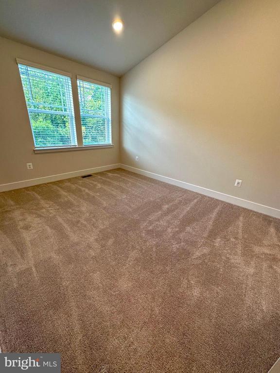 Building Photo - 2318 Woodlands Rd