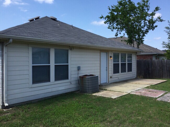 Building Photo - 5589 Hunters Bend Ln