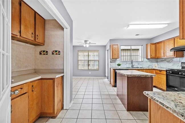 Building Photo - 1814 Hall Ridge Trace Ln