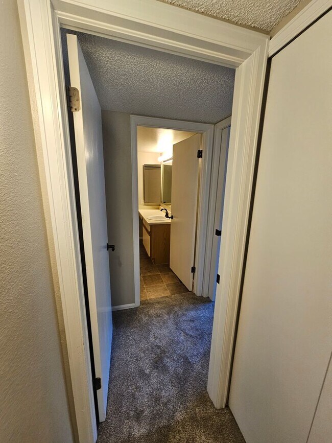 Building Photo - 945 Moorings Dr