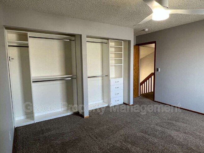 Building Photo - 10030 Umatilla Way