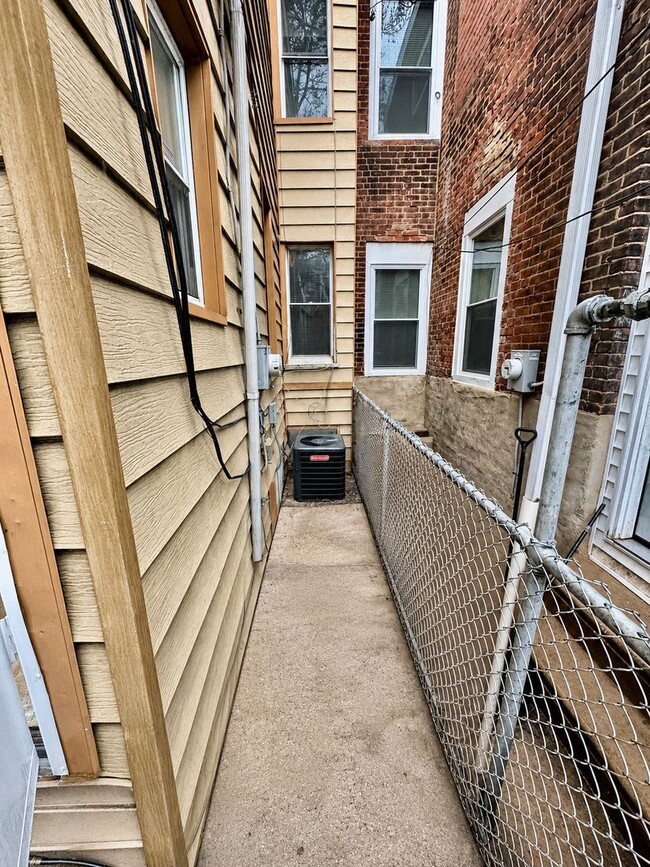 Building Photo - 3104 Hartville St