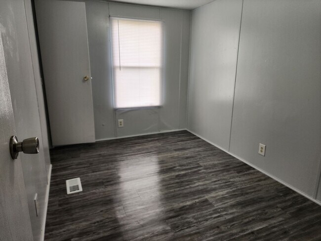 Building Photo - 1308 N Avenue J