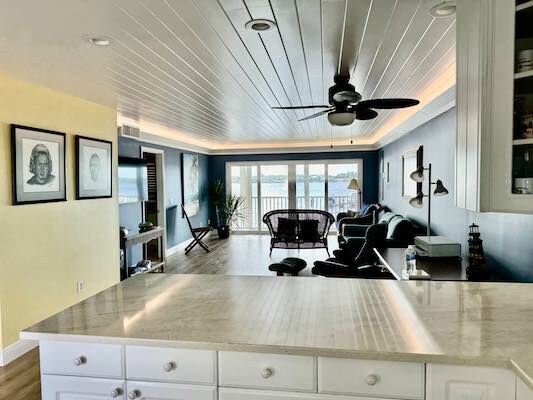 Building Photo - 1868 SW Palm City Rd