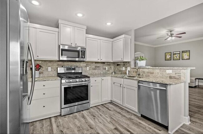 Building Photo - Available June 1st! 3-Bedroom, 2-Bathroom ...
