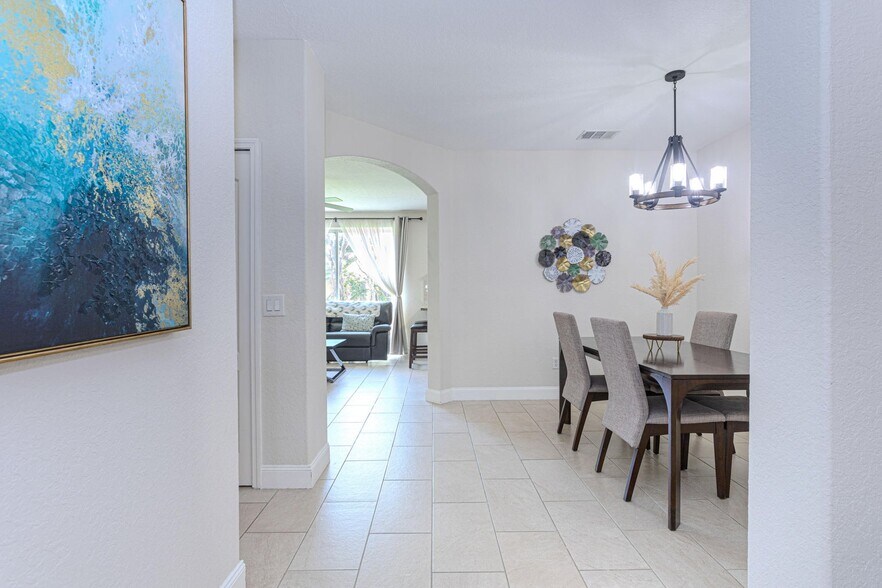 Building Photo - 2320 Shoma Ln