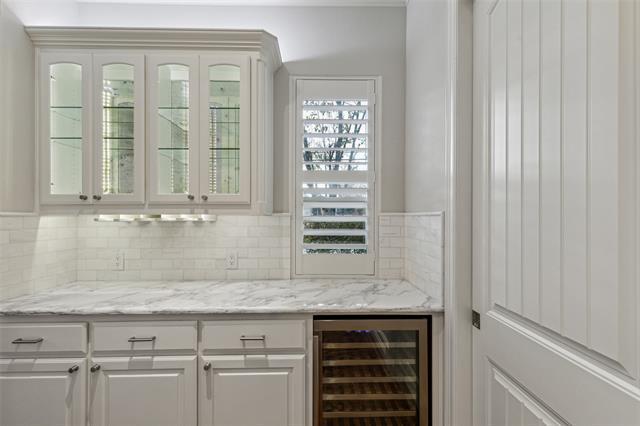 Building Photo - 6405 Royal Ln