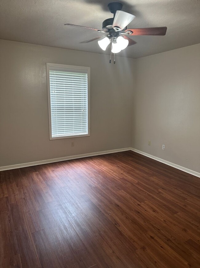 Building Photo - 2711 Wilderness Dr N