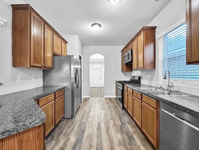 Building Photo - 10006 Wood Leaf Ct