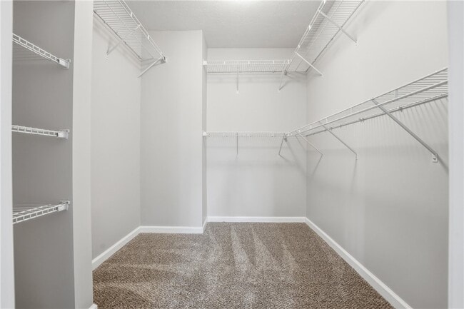 Building Photo - 202 Pointe View Dr