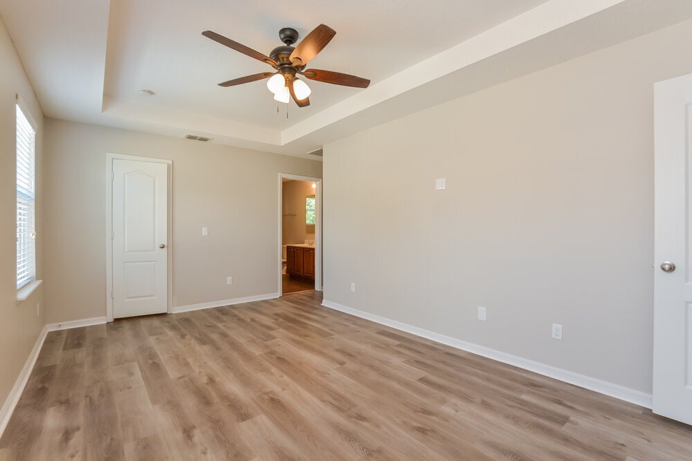 Building Photo - 7545 Sloewood Dr