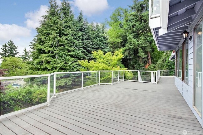 Building Photo - 5406 122nd Ave E