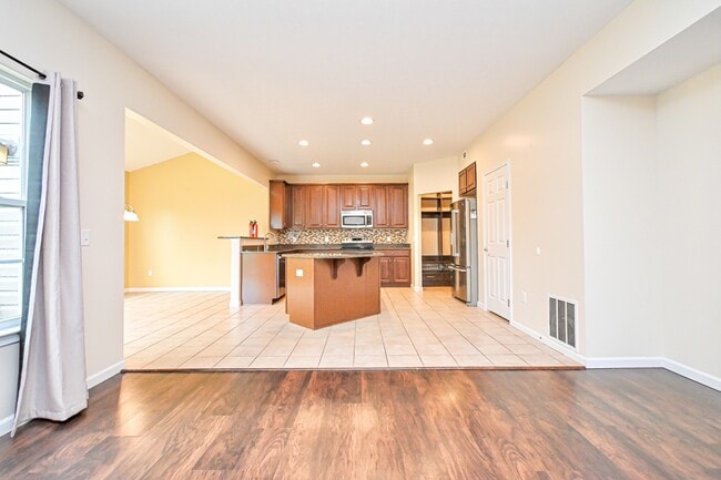 Building Photo - 8453 Forest Valley Dr