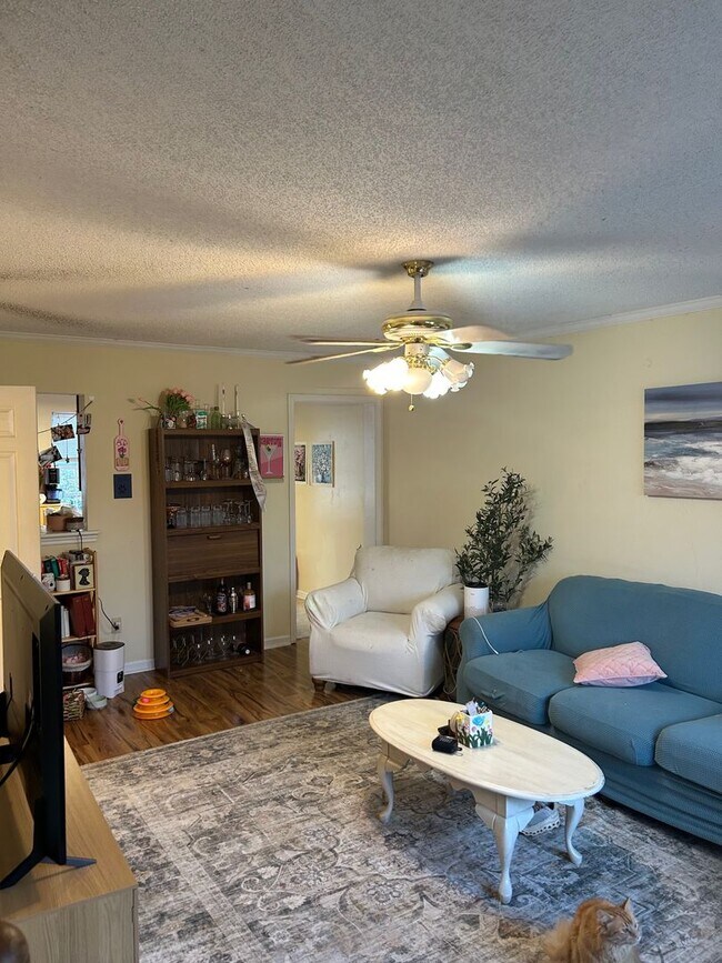 Building Photo - 188 Williams St