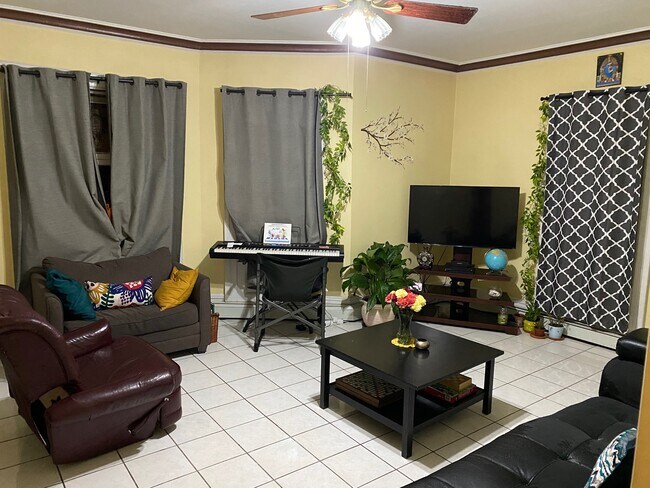 Building Photo - 32 Duer Pl