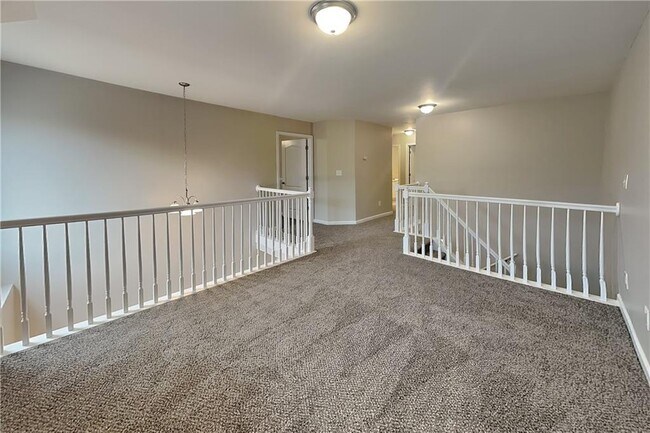 Building Photo - 331 Mirramont Ct